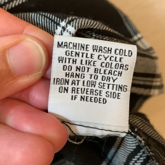 Plaid Forever 21 mini skirt, size small - Picture 4 of 5